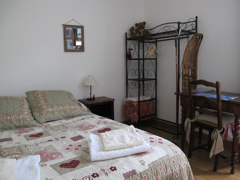 Villa La Cazalere Campan Habitación foto